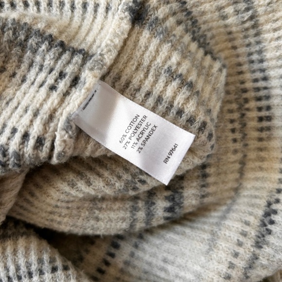 J Jill Cream and blue  V-Neck Sweater medium petite - Picture 9 of 9